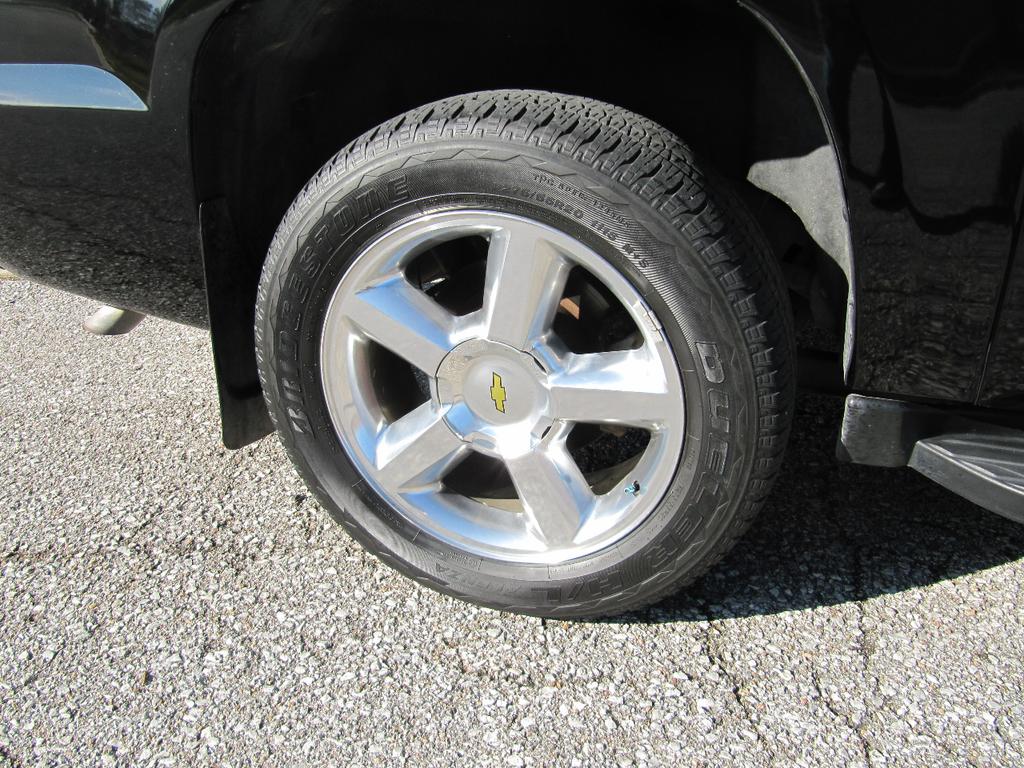 used 2008 Chevrolet Avalanche car, priced at $12,900