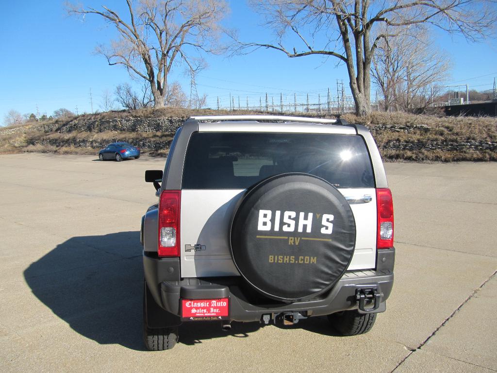 used 2006 Hummer H3 car, priced at $13,900