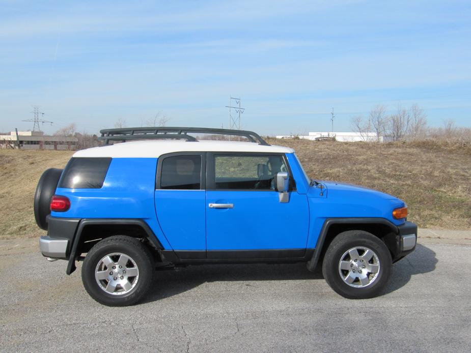 used 2007 Toyota FJ Cruiser car, priced at $22,900