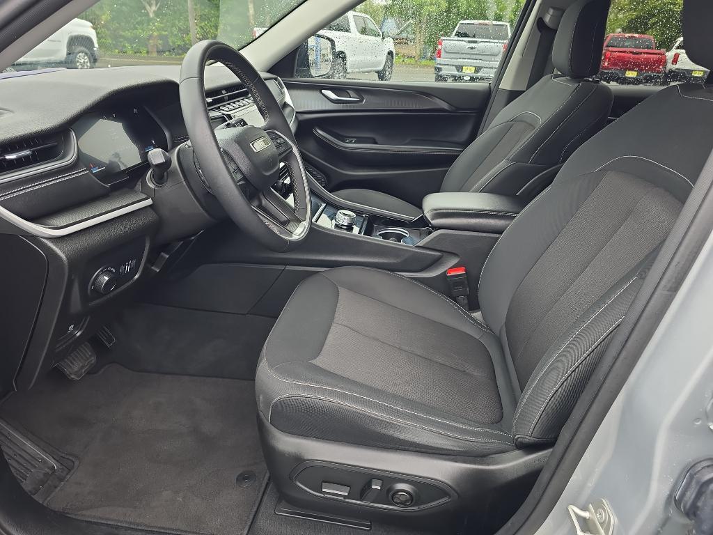 used 2023 Jeep Grand Cherokee car, priced at $22,987