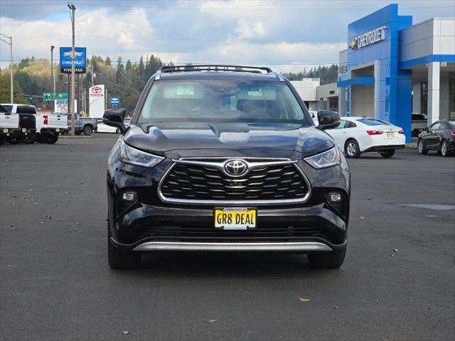 used 2020 Toyota Highlander car, priced at $35,499