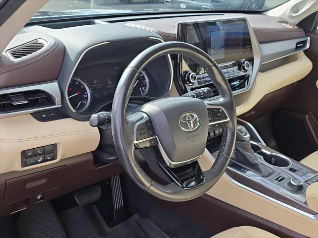 used 2020 Toyota Highlander car, priced at $35,499