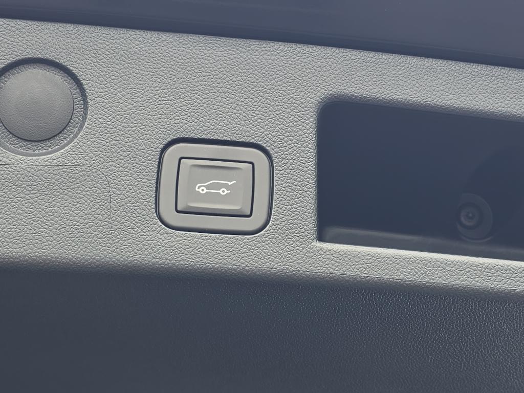 new 2026 Chevrolet Equinox car, priced at $33,603