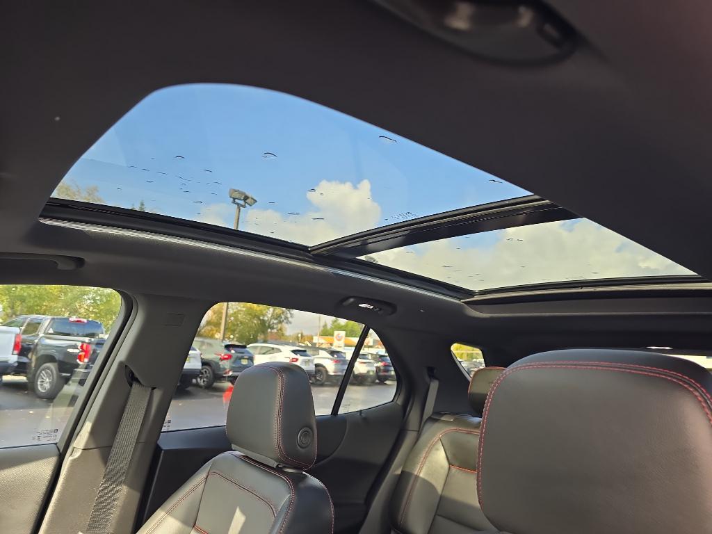 used 2024 Chevrolet Equinox car, priced at $30,987