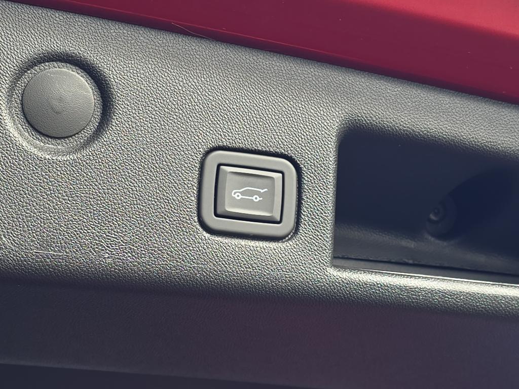 used 2024 Chevrolet Equinox car, priced at $30,987