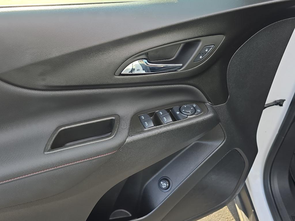 used 2024 Chevrolet Equinox car, priced at $29,995