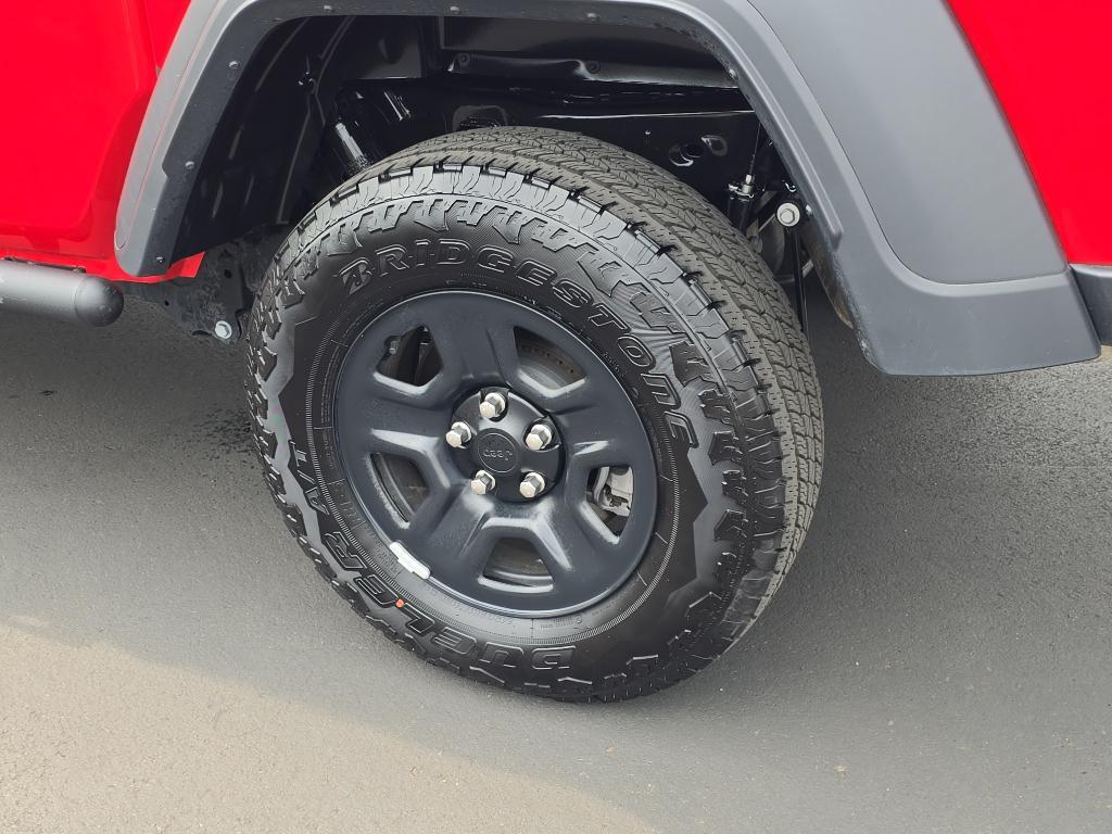 used 2023 Jeep Gladiator car, priced at $31,987