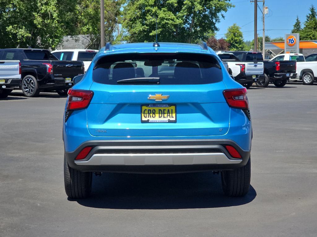 new 2025 Chevrolet Trax car, priced at $24,653