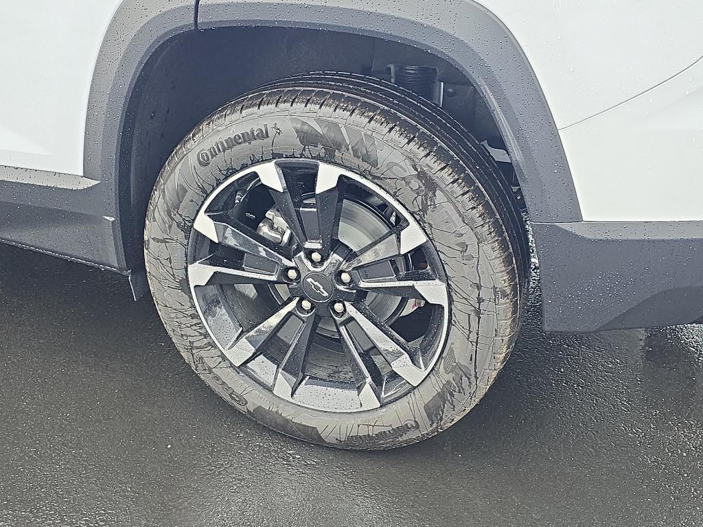 new 2026 Chevrolet Equinox car, priced at $37,721