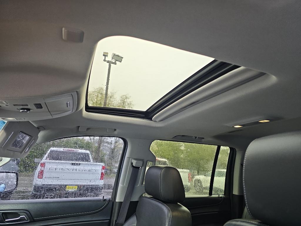 used 2015 Chevrolet Suburban car, priced at $17,395