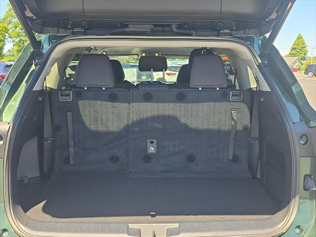 used 2023 Toyota Highlander Hybrid car, priced at $41,295