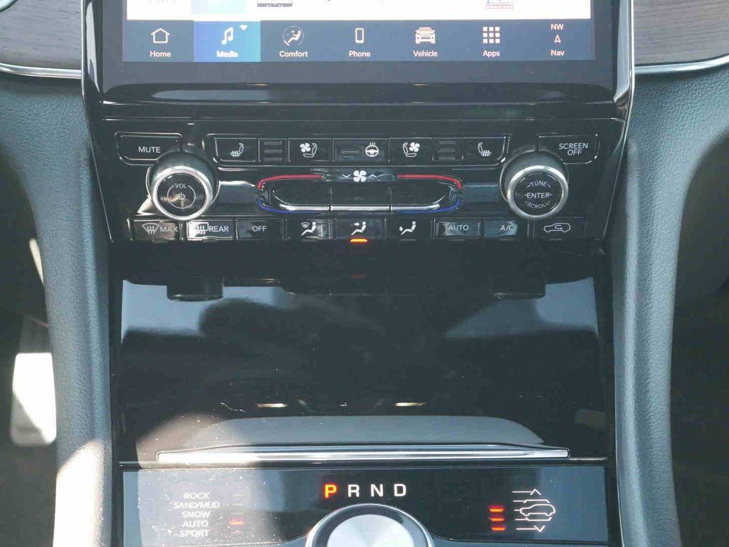 new 2025 Jeep Grand Cherokee car, priced at $60,455