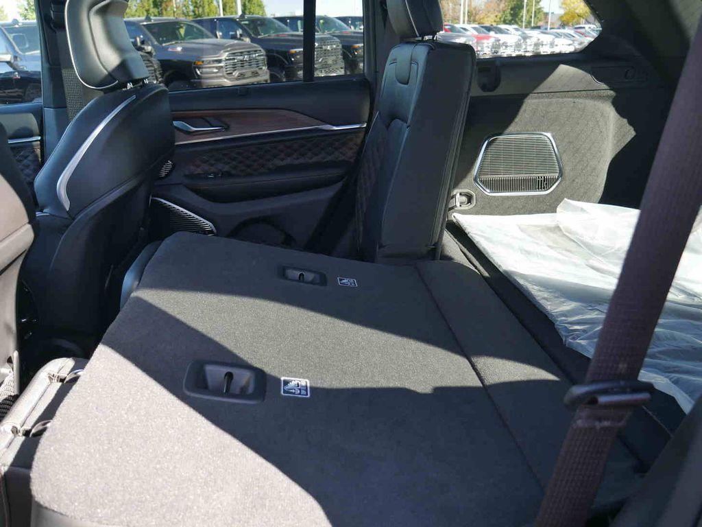 new 2025 Jeep Grand Cherokee car, priced at $60,455