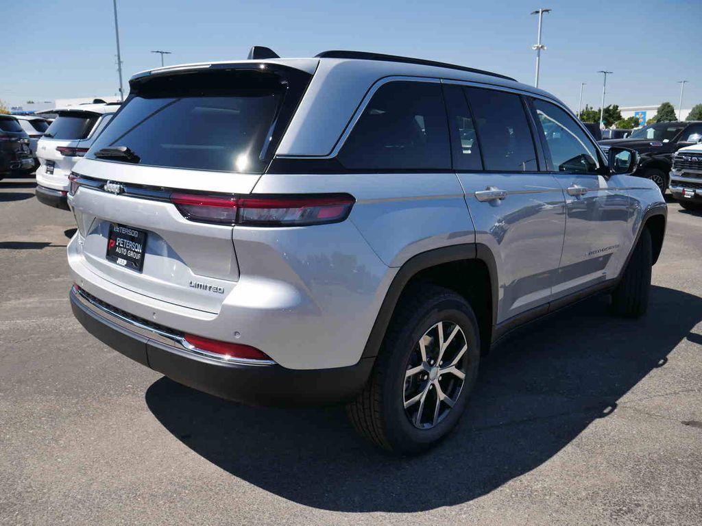new 2025 Jeep Grand Cherokee car, priced at $40,496