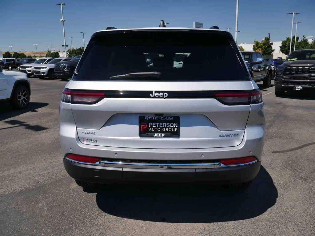 new 2025 Jeep Grand Cherokee car, priced at $40,496