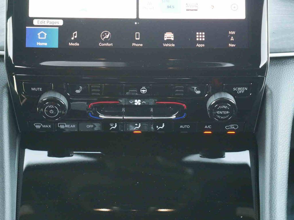 new 2025 Jeep Grand Cherokee car, priced at $40,496