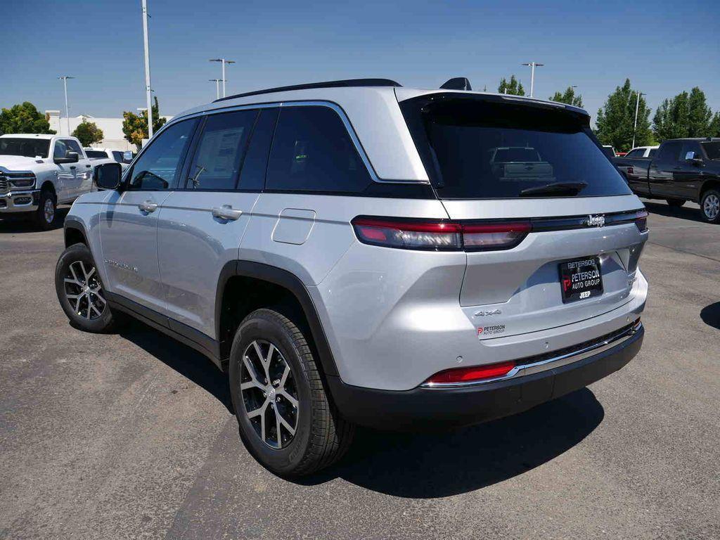 new 2025 Jeep Grand Cherokee car, priced at $40,496
