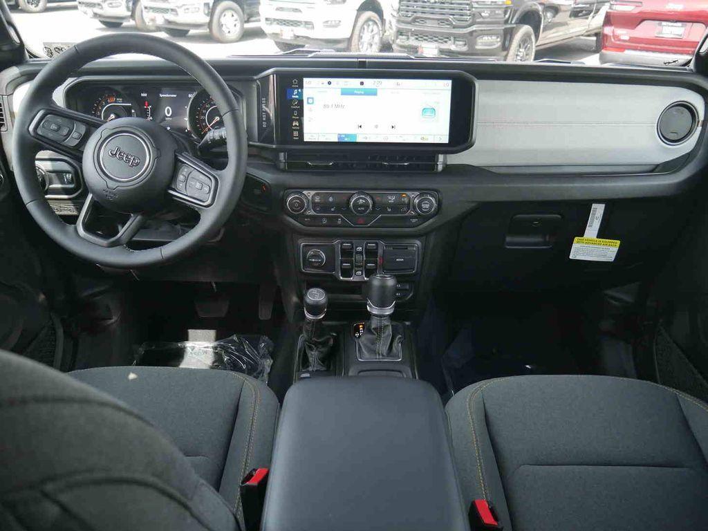 new 2025 Jeep Wrangler car, priced at $41,086