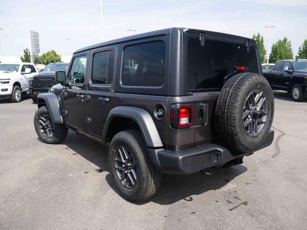 new 2025 Jeep Wrangler car, priced at $41,086