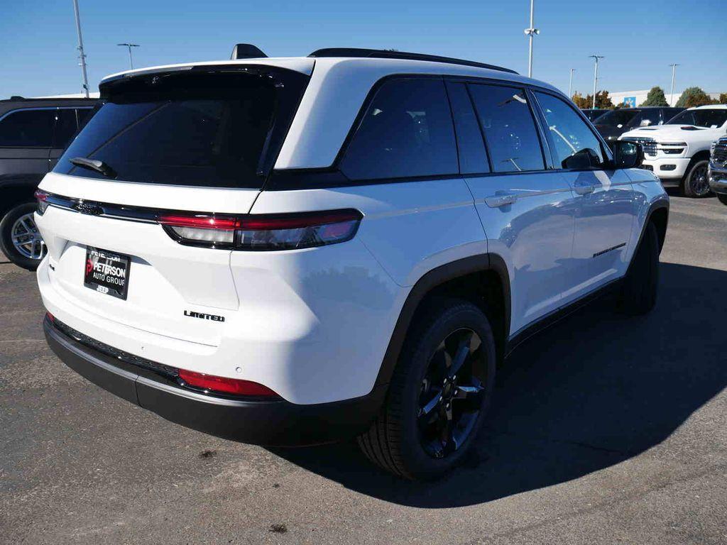 new 2025 Jeep Grand Cherokee car, priced at $51,537