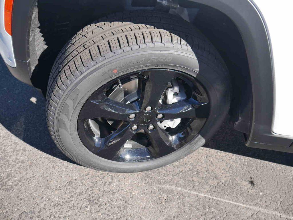 new 2025 Jeep Grand Cherokee car, priced at $51,537