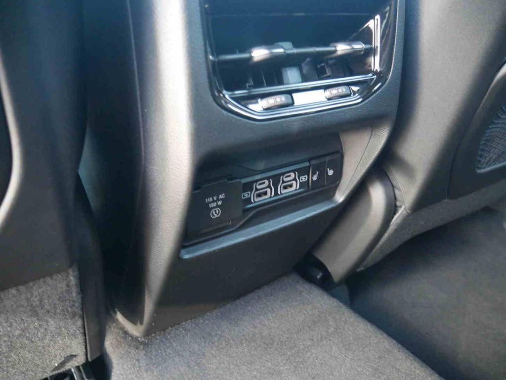 new 2025 Jeep Grand Cherokee car, priced at $51,537