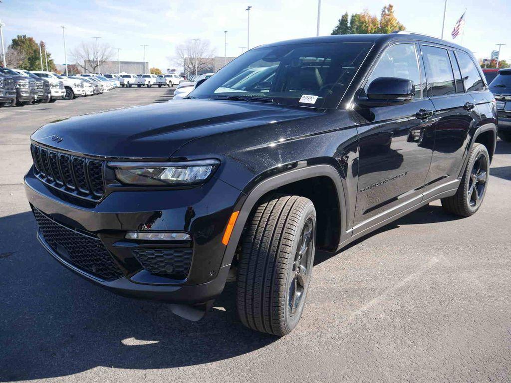 new 2025 Jeep Grand Cherokee car, priced at $52,090