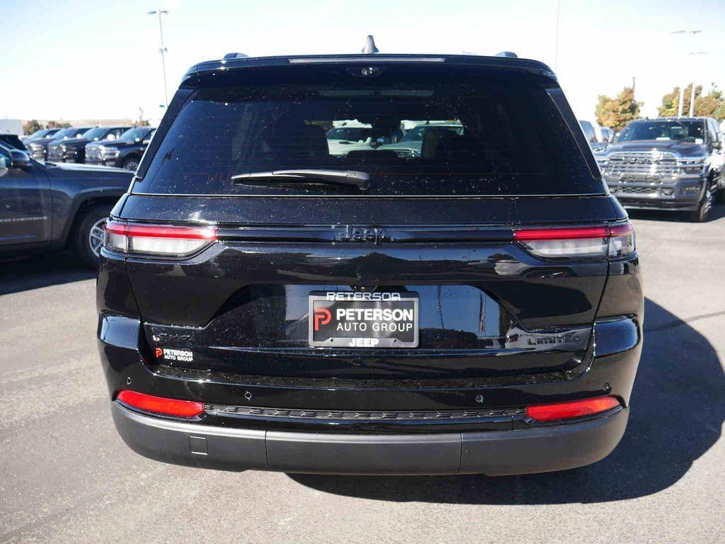 new 2025 Jeep Grand Cherokee car, priced at $52,090