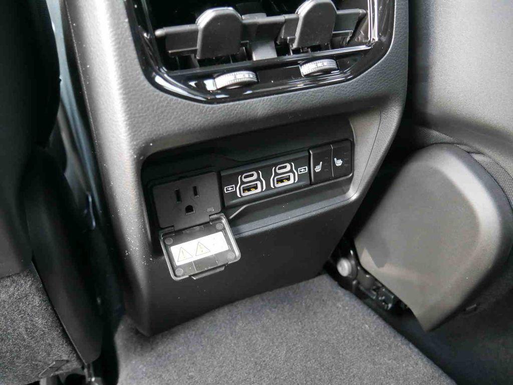 new 2025 Jeep Grand Cherokee car, priced at $52,090