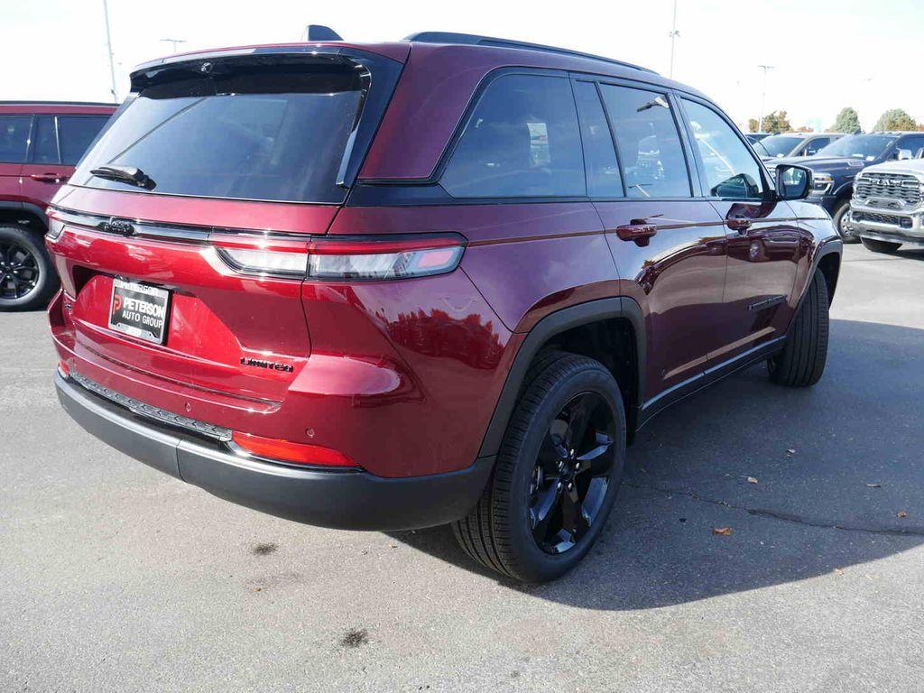 new 2025 Jeep Grand Cherokee car, priced at $52,090