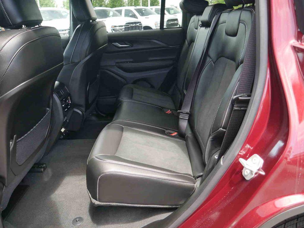 new 2025 Jeep Grand Cherokee car, priced at $38,271