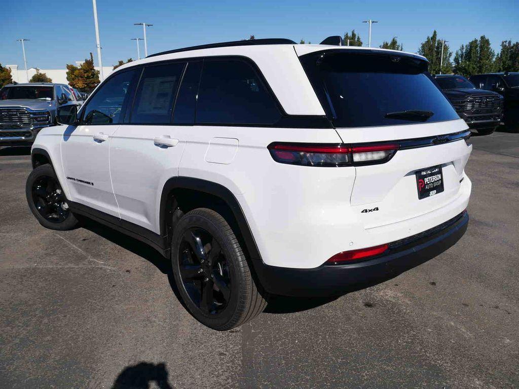 new 2025 Jeep Grand Cherokee car, priced at $51,537