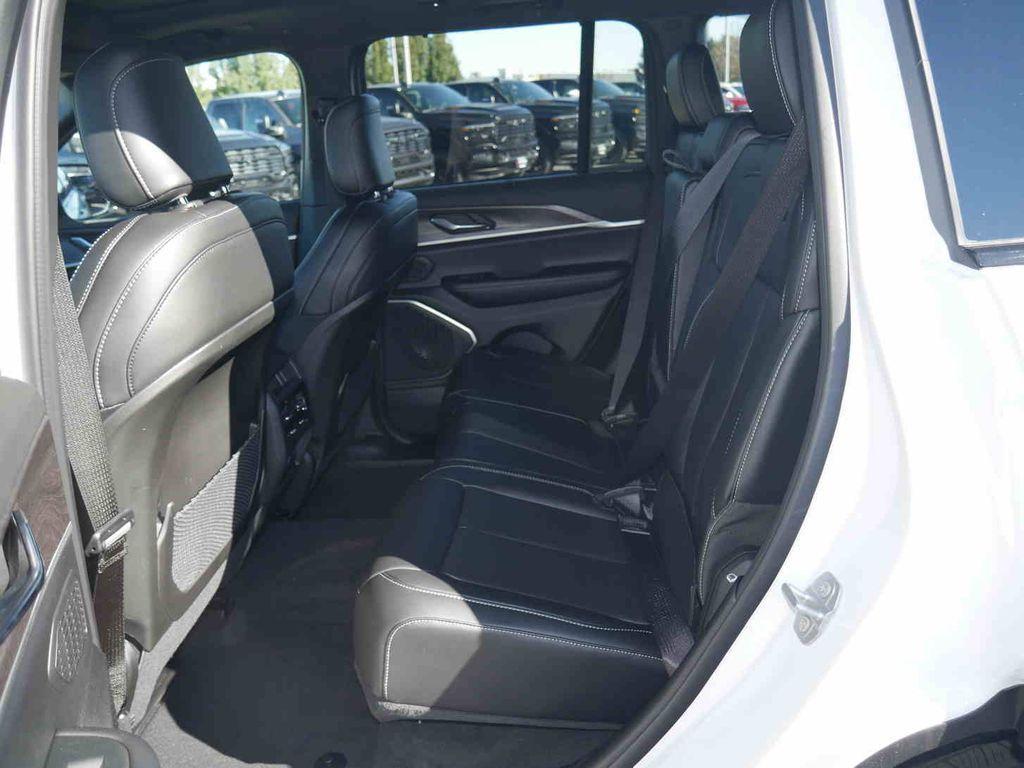 new 2025 Jeep Grand Cherokee car, priced at $51,537