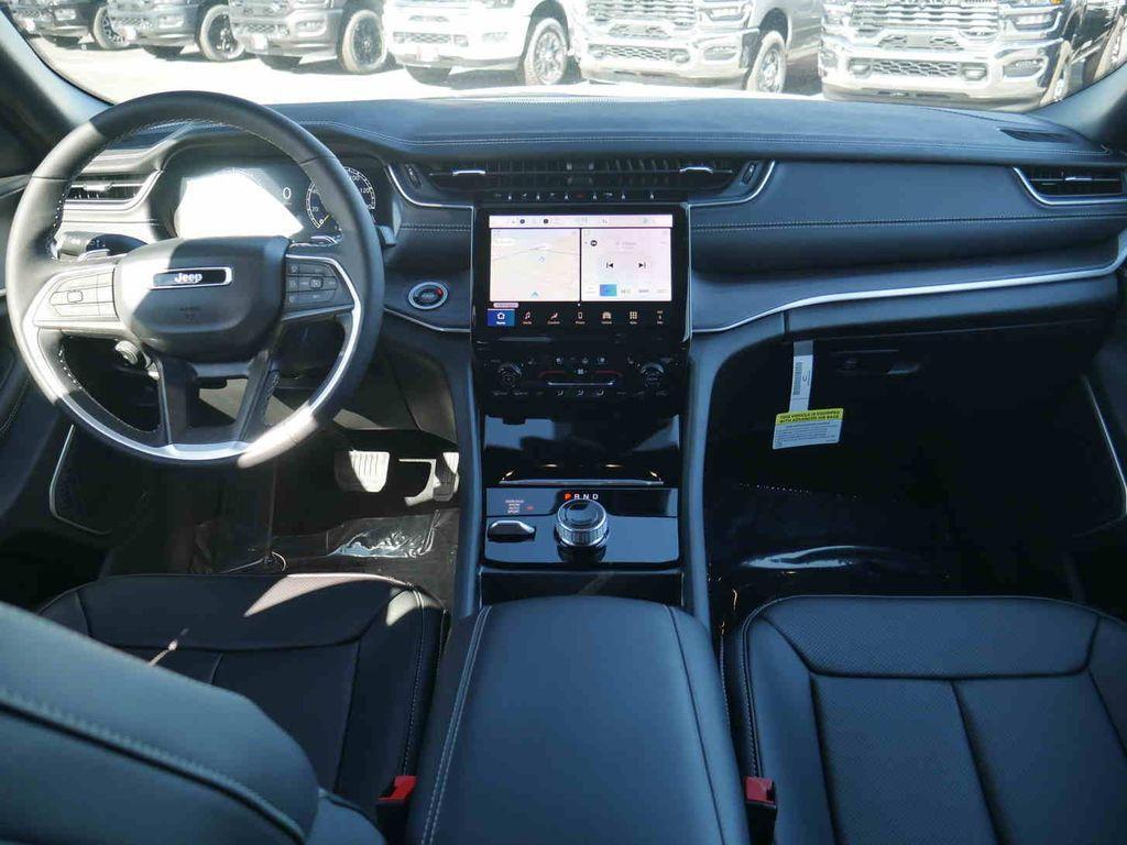 new 2025 Jeep Grand Cherokee car, priced at $51,537