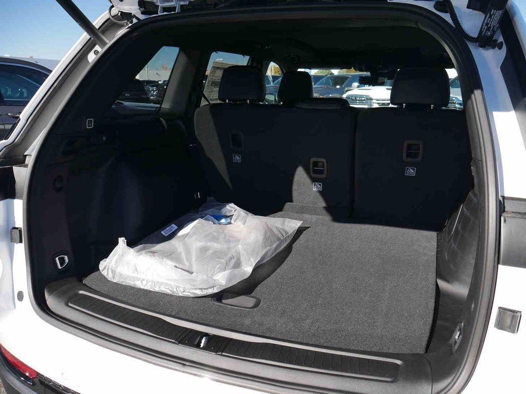 new 2025 Jeep Grand Cherokee car, priced at $51,537