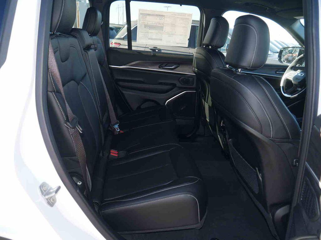 new 2025 Jeep Grand Cherokee car, priced at $51,537