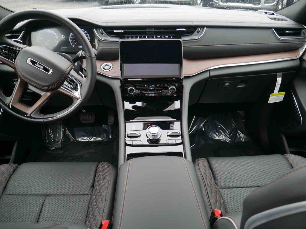 new 2025 Jeep Grand Cherokee car, priced at $60,455