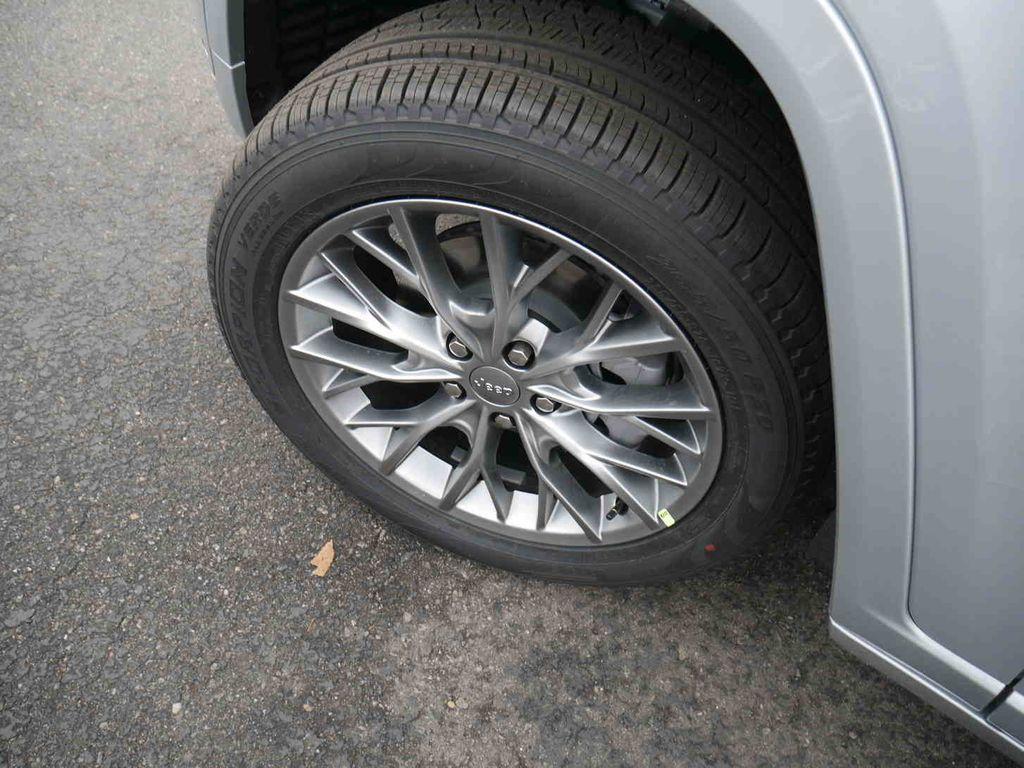 new 2025 Jeep Grand Cherokee car, priced at $60,455