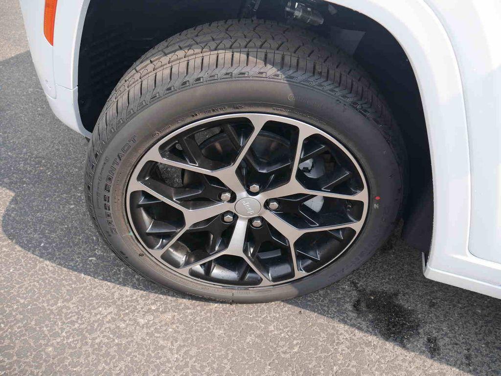 new 2025 Jeep Grand Cherokee car, priced at $59,675