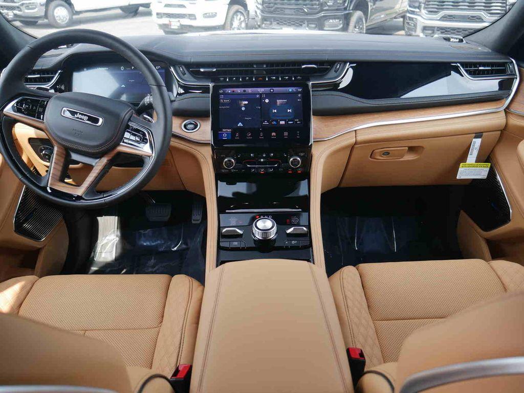 new 2025 Jeep Grand Cherokee car, priced at $59,675