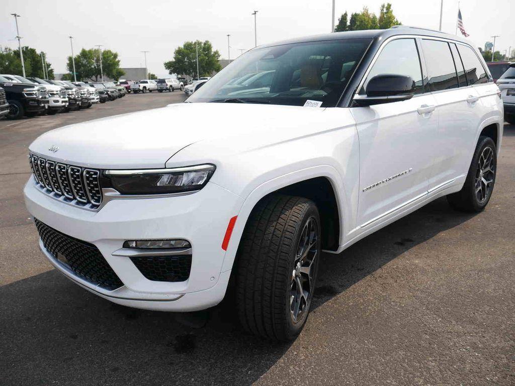 new 2025 Jeep Grand Cherokee car, priced at $59,675