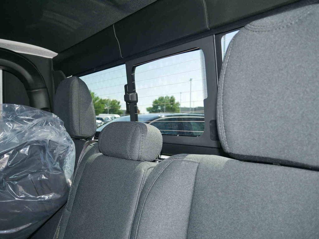 new 2025 Jeep Gladiator car, priced at $40,172