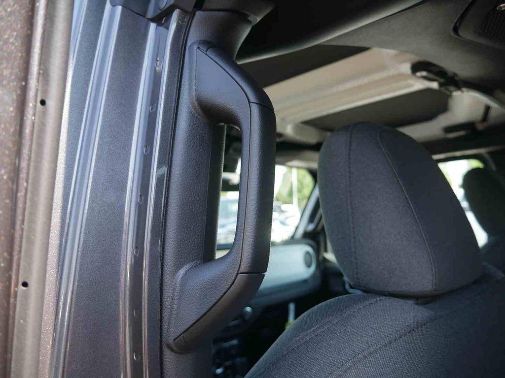 new 2025 Jeep Gladiator car, priced at $40,172