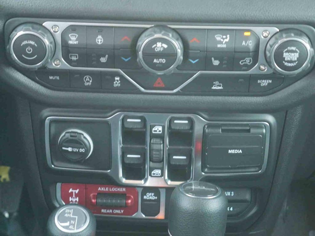 new 2025 Jeep Gladiator car, priced at $40,172