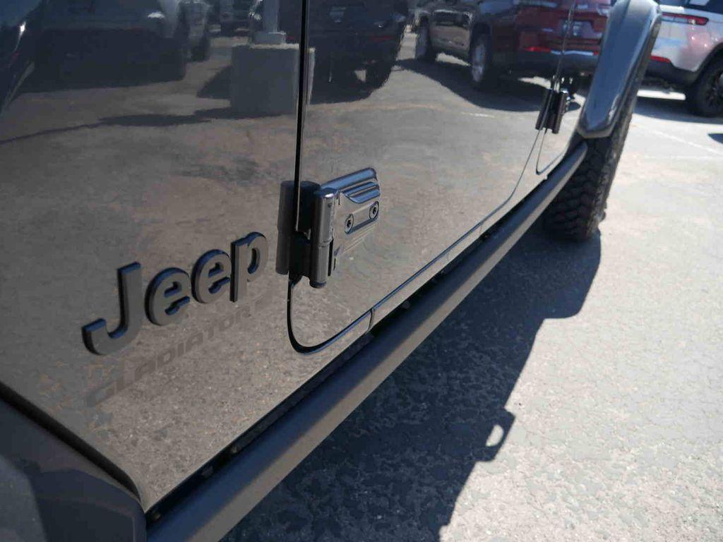 new 2025 Jeep Gladiator car, priced at $40,172