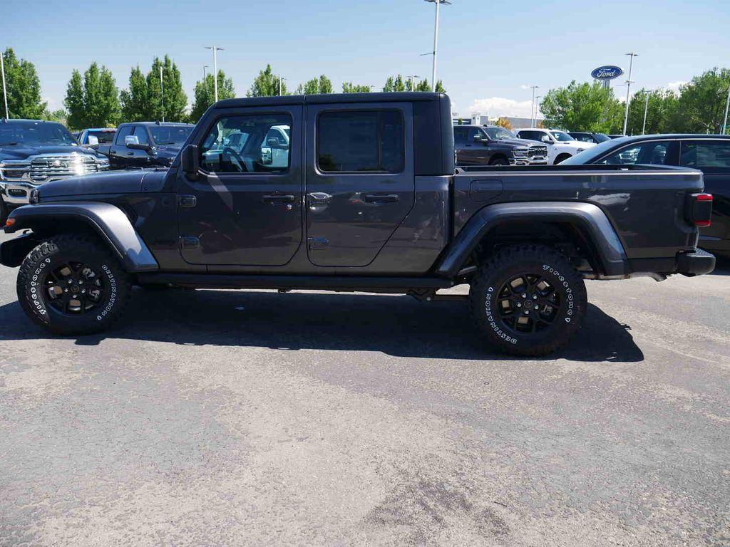 new 2025 Jeep Gladiator car, priced at $40,172