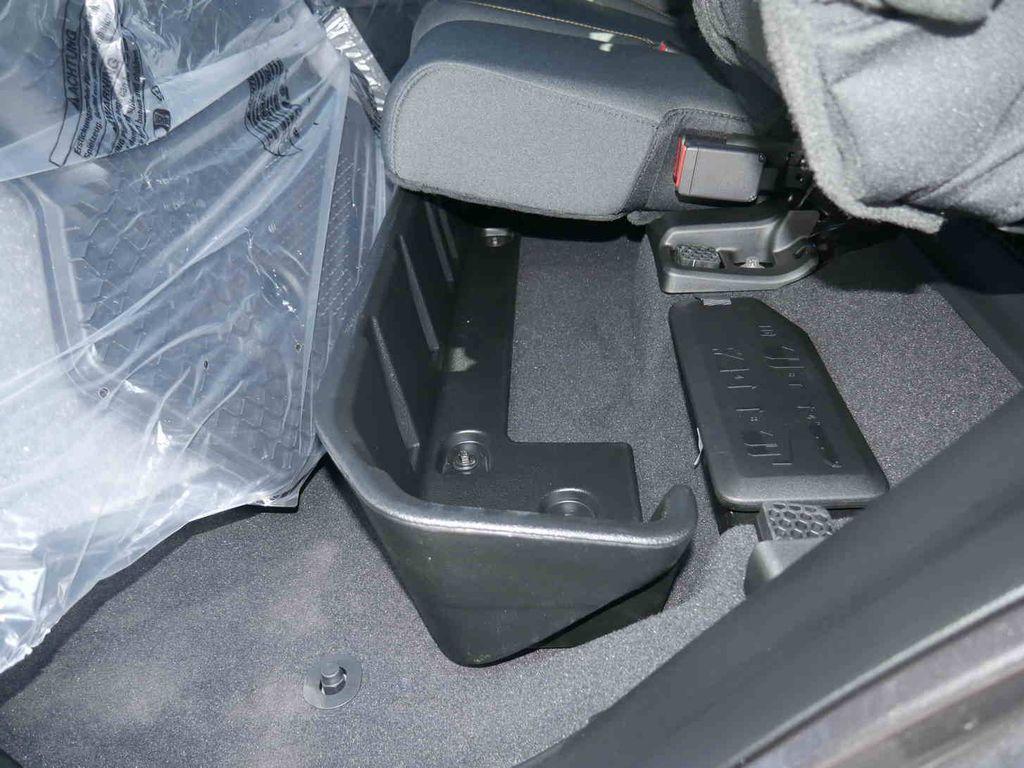 new 2025 Jeep Gladiator car, priced at $40,172