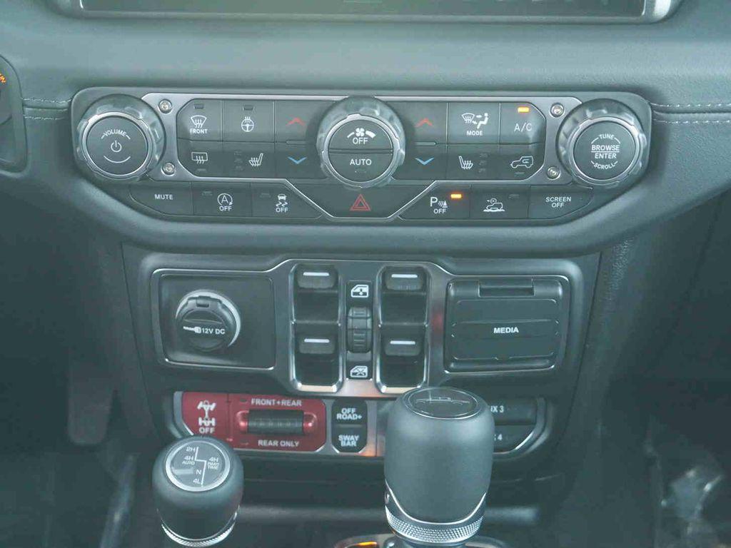 new 2025 Jeep Gladiator car, priced at $52,252