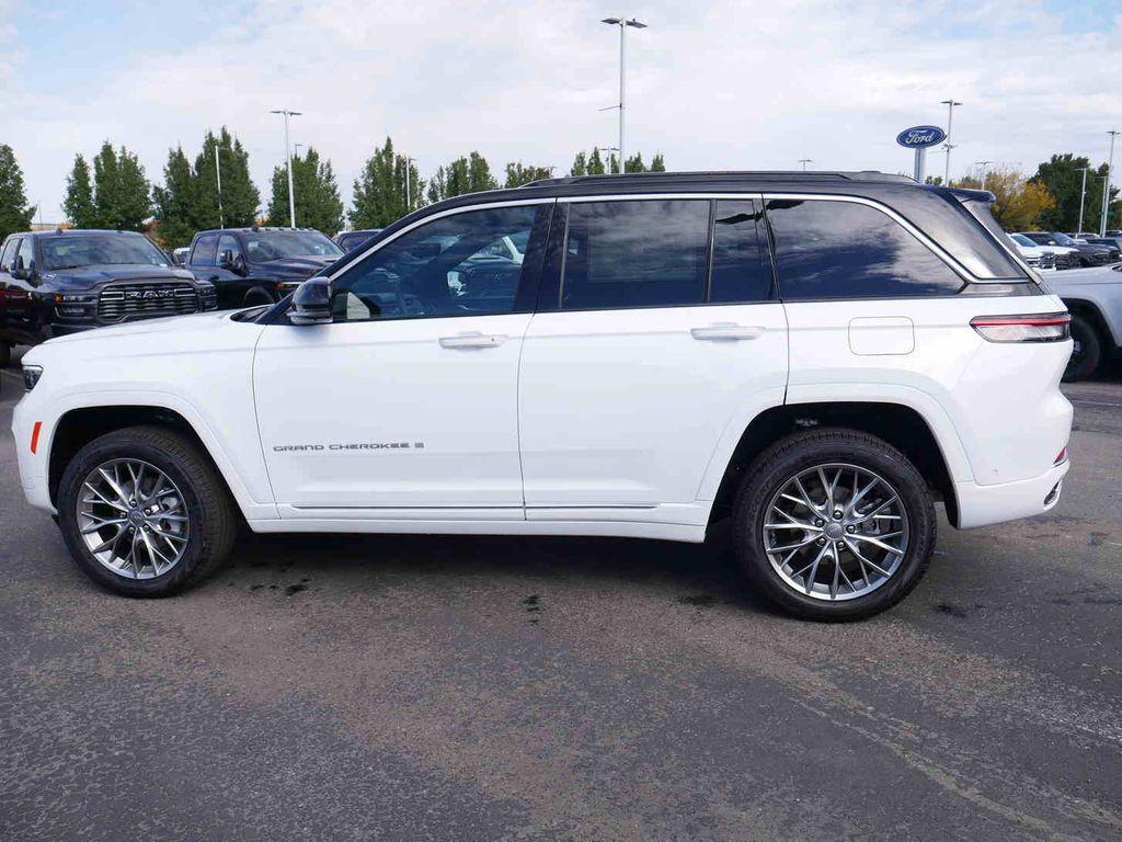 new 2025 Jeep Grand Cherokee car, priced at $59,902