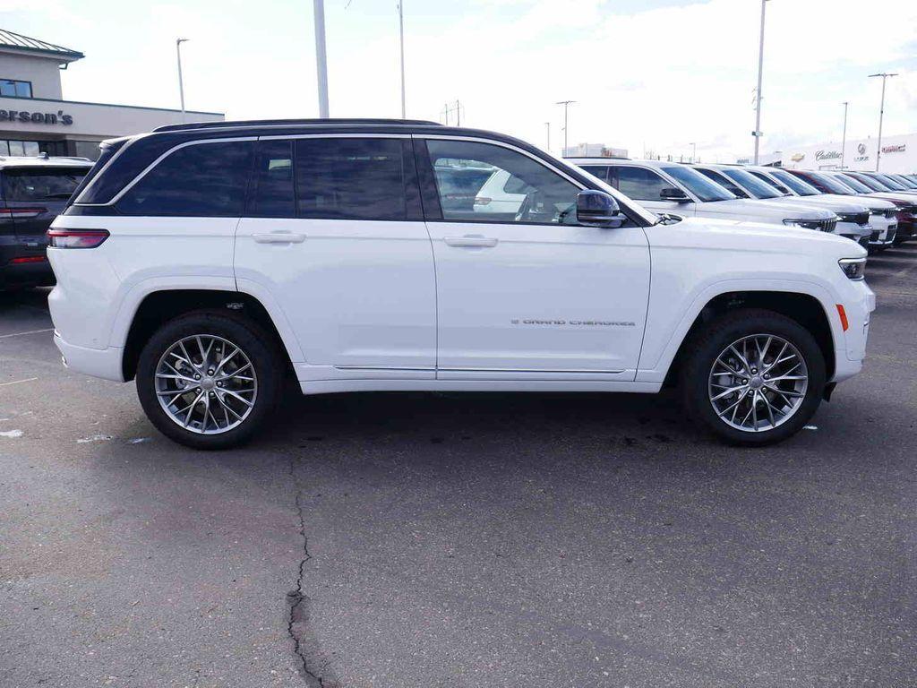 new 2025 Jeep Grand Cherokee car, priced at $59,902